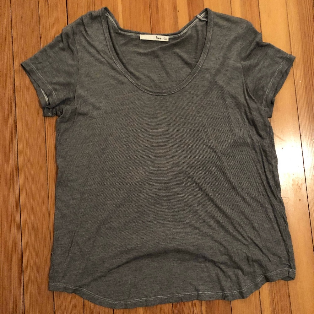 Aritzia Grey T-Shirt